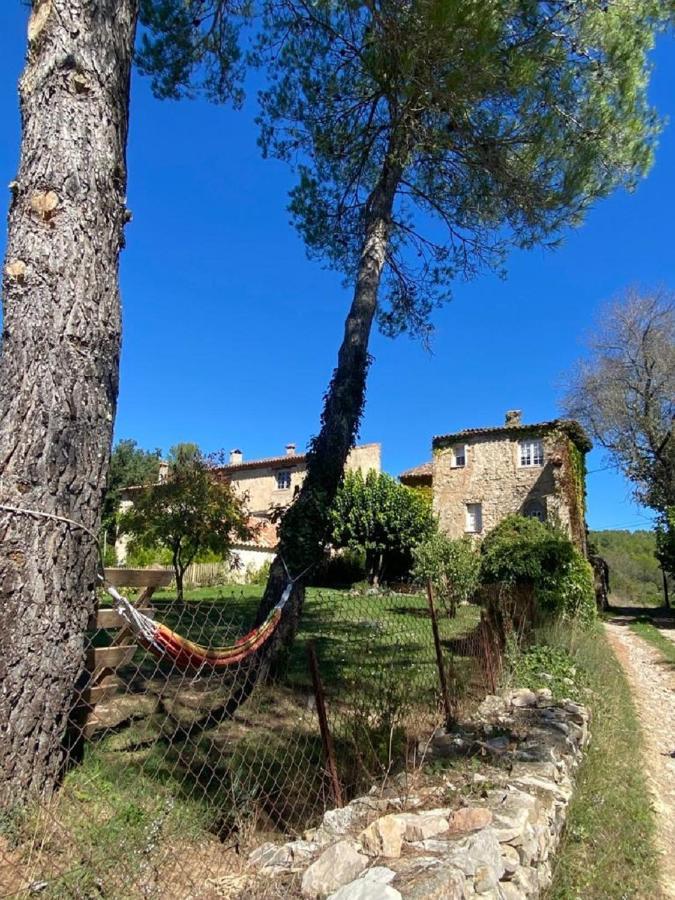 Domaine Le Petit Hameau Aparthotel Cotignac Bagian luar foto