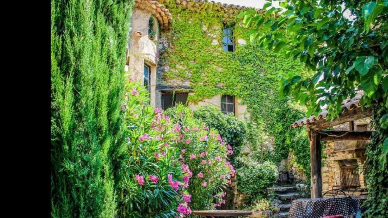 Domaine Le Petit Hameau Aparthotel Cotignac Bagian luar foto