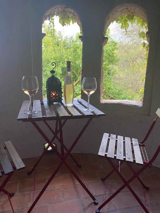 Domaine Le Petit Hameau Aparthotel Cotignac Bagian luar foto