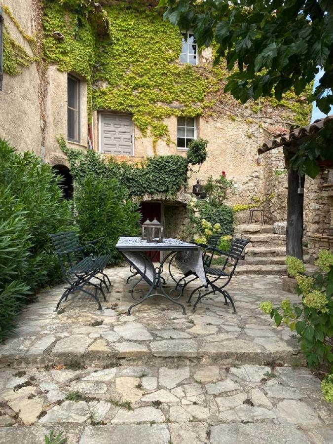 Domaine Le Petit Hameau Aparthotel Cotignac Bagian luar foto