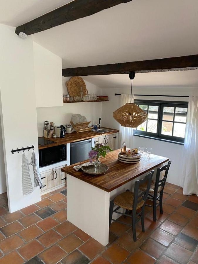 Domaine Le Petit Hameau Aparthotel Cotignac Bagian luar foto