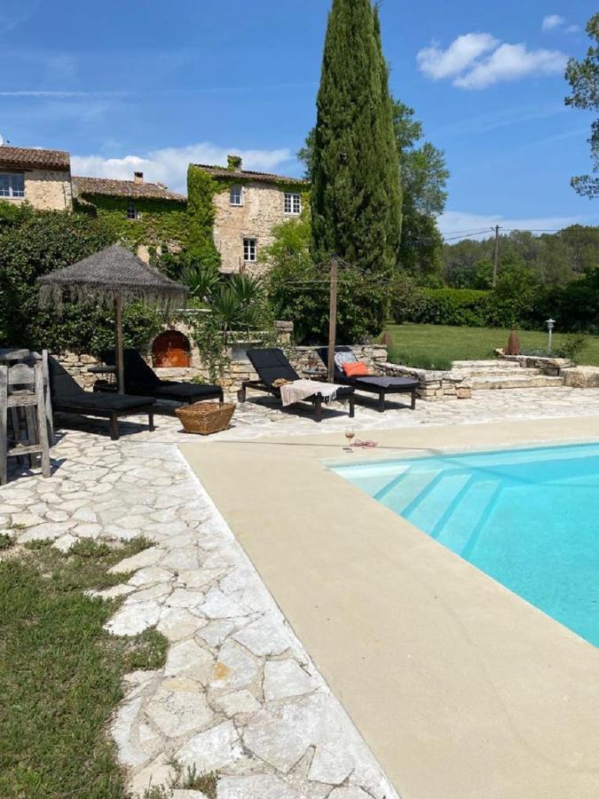 Domaine Le Petit Hameau Aparthotel Cotignac Bagian luar foto